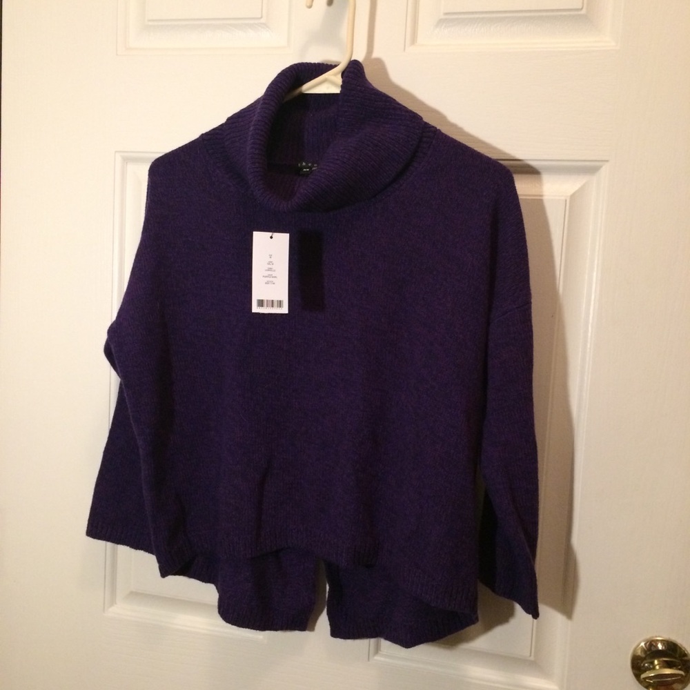 New theory purple turtleneck size M